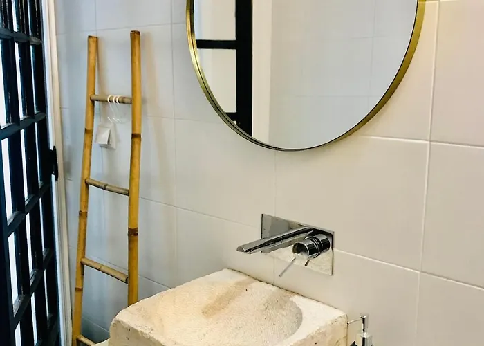 Trendy One Bedroom House, & Lagoon *